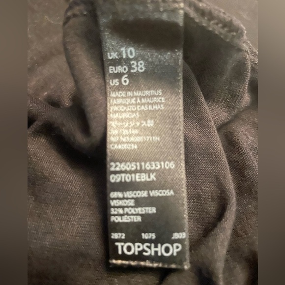 NWOT TopShop Cold shoulder Short Sleeved Top Black Size US 6 - Picture 5 of 5